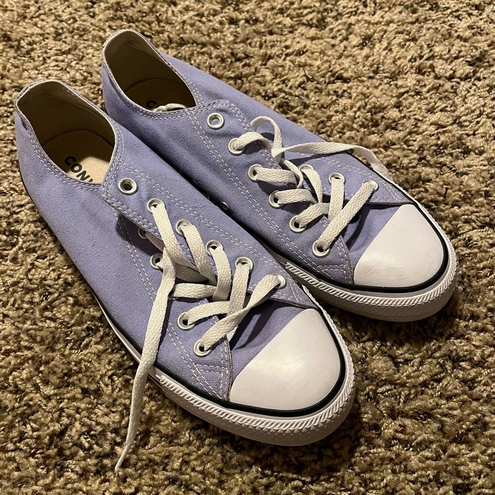 Low rise converse light purple
